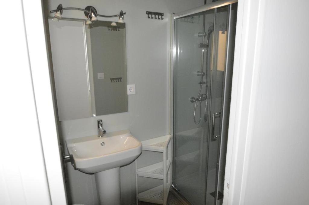 Apartment Center 2 Roses